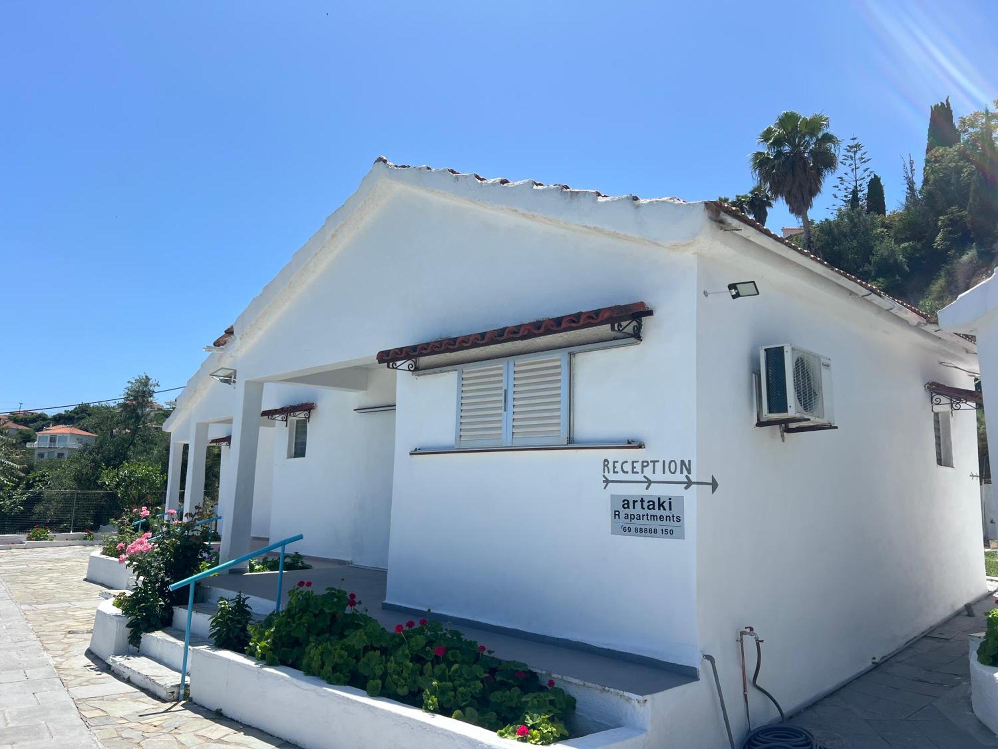 Artaki R Apartments Koróni エクステリア 写真